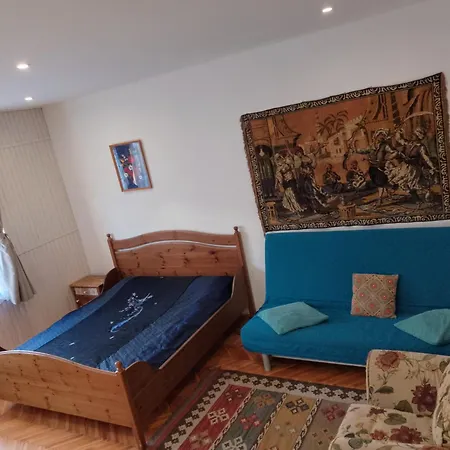 Makvirag Vendeghaz Зебегень