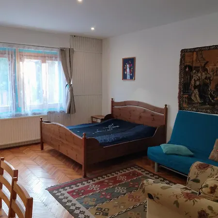 Pensjonat Makvirag Vendeghaz *